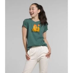 The North Face Girls' Short-Sleeve Graphic Tee